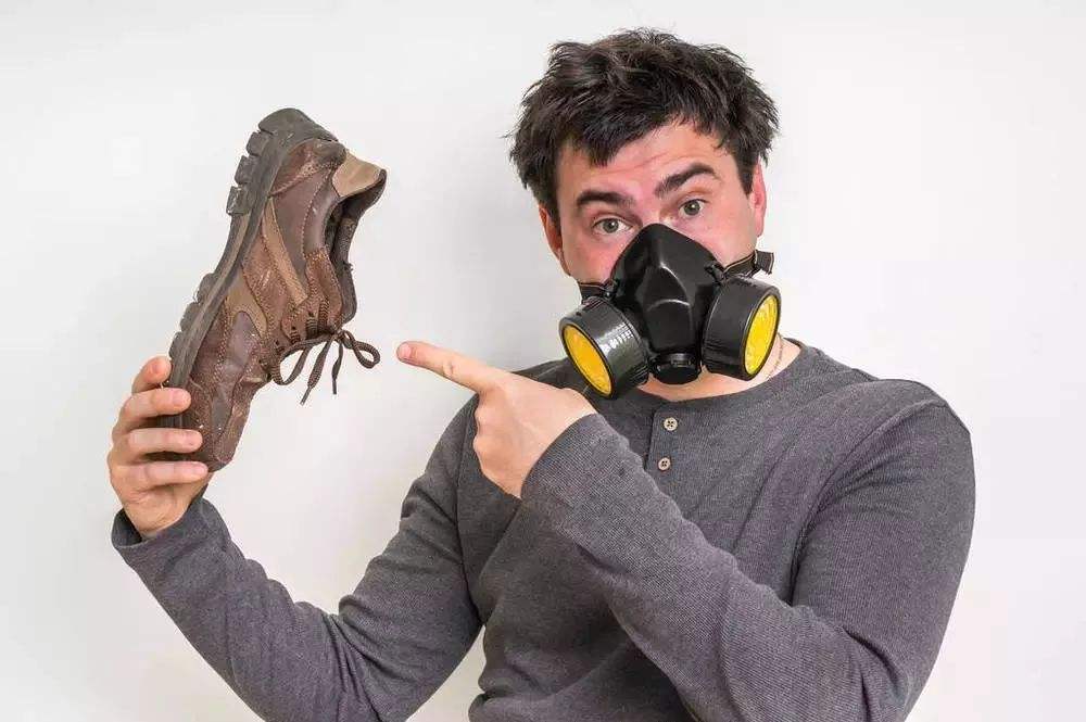 How to control foot odor in socks